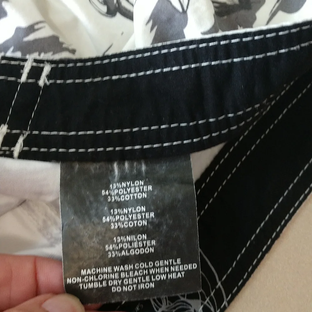 O'Neill Santa Cruz board shorts. Size 36